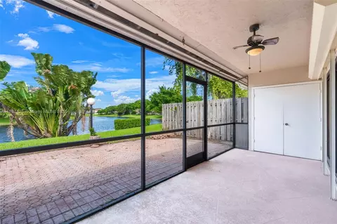 Exterior - 5145 E Lakes Dr, Pompano Beach, FL 33064 photo 5 of 10