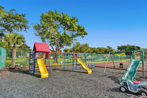 Other - 5145 E Lakes Dr, Pompano Beach, FL 33064 photo 6 of 7