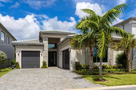 8367 Royal County Down Rd, Boca Raton, FL 33434