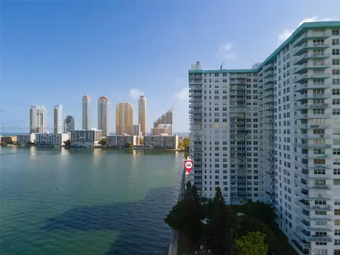 301 174th St #618, Sunny Isles Beach, FL 33160