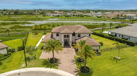 1830 Meadows Dr, Davie, FL 33324
