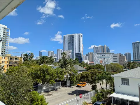 498 SW 2 #302, Miami, FL 33130
