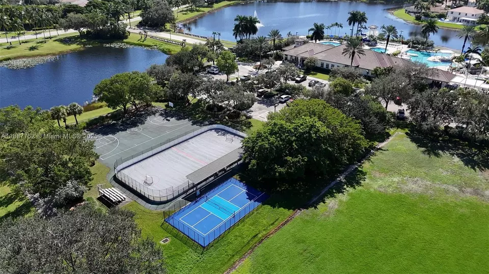 View/Area - 2103 Borealis Way, Weston, FL 33327 photo 3 of 4