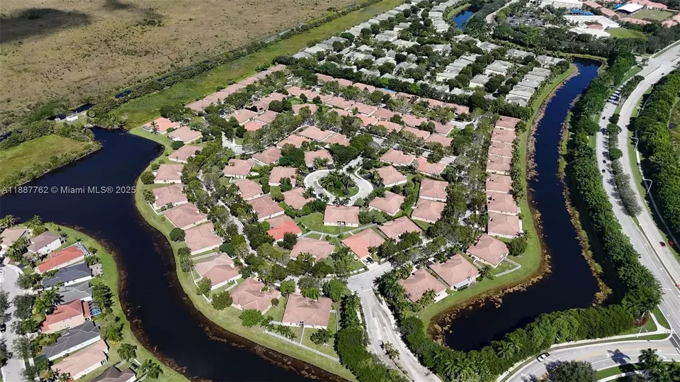 View/Area - 2103 Borealis Way, Weston, FL 33327 photo 2 of 4