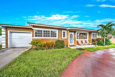 3825 NW 193rd Ter, Miami Gardens, FL 33055