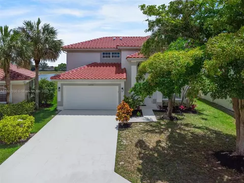 10728 Oak Lake Way, Boca Raton, FL 33498