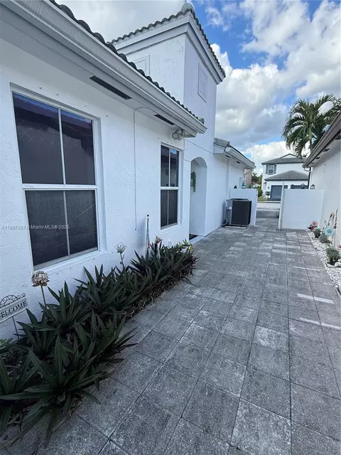 18456 NW 22nd St, Pembroke Pines, FL 33029