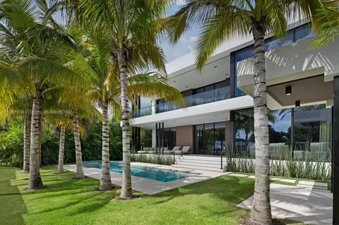 13225 Arch Creek Ter, North Miami, FL 33181