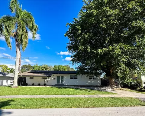 9420 Dominican Dr, Cutler Bay, FL 33189