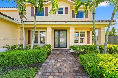 2147 NW 15th Pl, Homestead, FL 33030