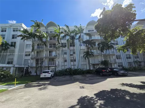 498 NW 165th St Rd #D-405, Miami, FL 33169