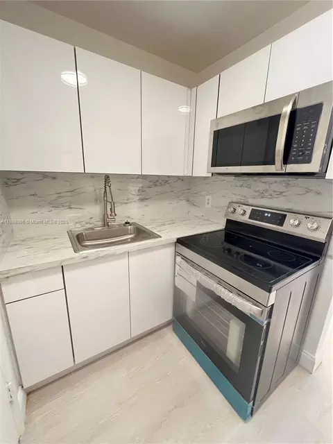 1821 NE 62nd St #426, Fort Lauderdale, FL 33308