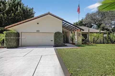 8860 SW 49th Ct, Cooper City, FL 33328