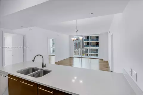 55 SE 6th St #3503, Miami, FL 33131