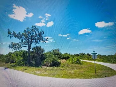 7131 Stacy Ln, Port Charlotte, FL 33981