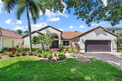 805 Lake Blvd, Weston, FL 33326