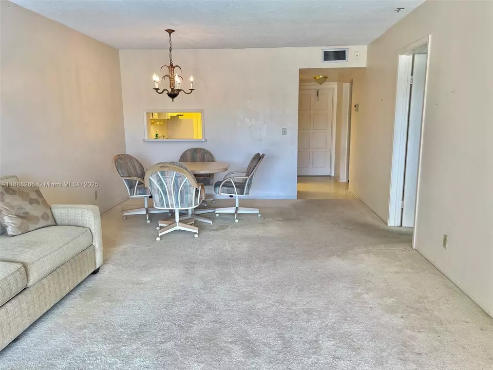 Dining - 1101 Hillcrest Ct #307, Hollywood, FL 33021 photo 2 of 2