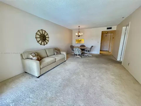 Living - 1101 Hillcrest Ct #307, Hollywood, FL 33021 photo 1 of 1