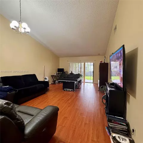 2595 NW 123rd Ave, Coral Springs, FL 33065