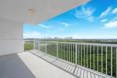 14951 Royal Oaks Ln #2009, North Miami, FL 33181