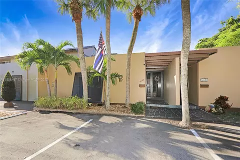 16103 Kingsmoor Way, Miami Lakes, FL 33014