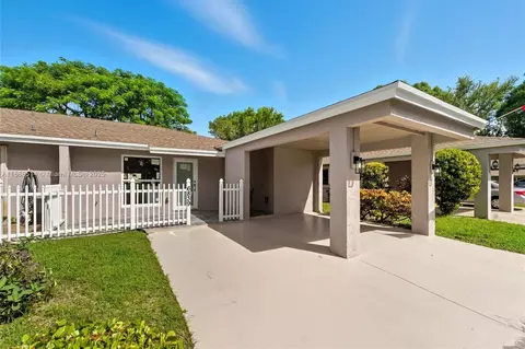 6839 Moonlit Dr, Delray Beach, FL 33446