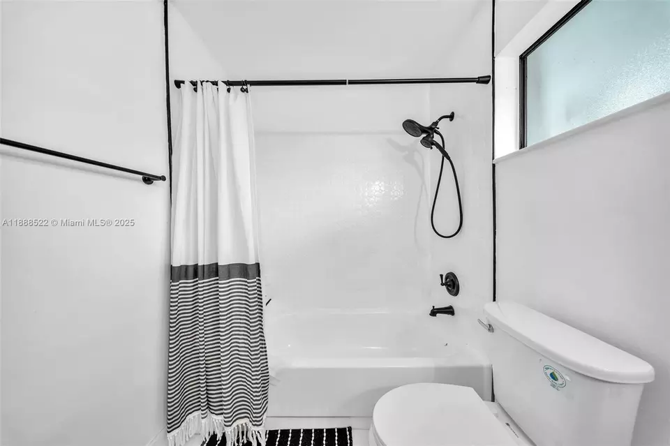Bath - 11006 SW 138th Pl, Miami, FL 33186 photo 5 of 5