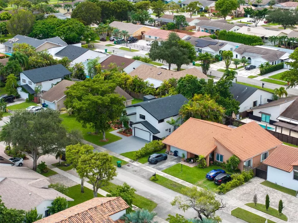 View/Area - 11006 SW 138th Pl, Miami, FL 33186 photo 5 of 7