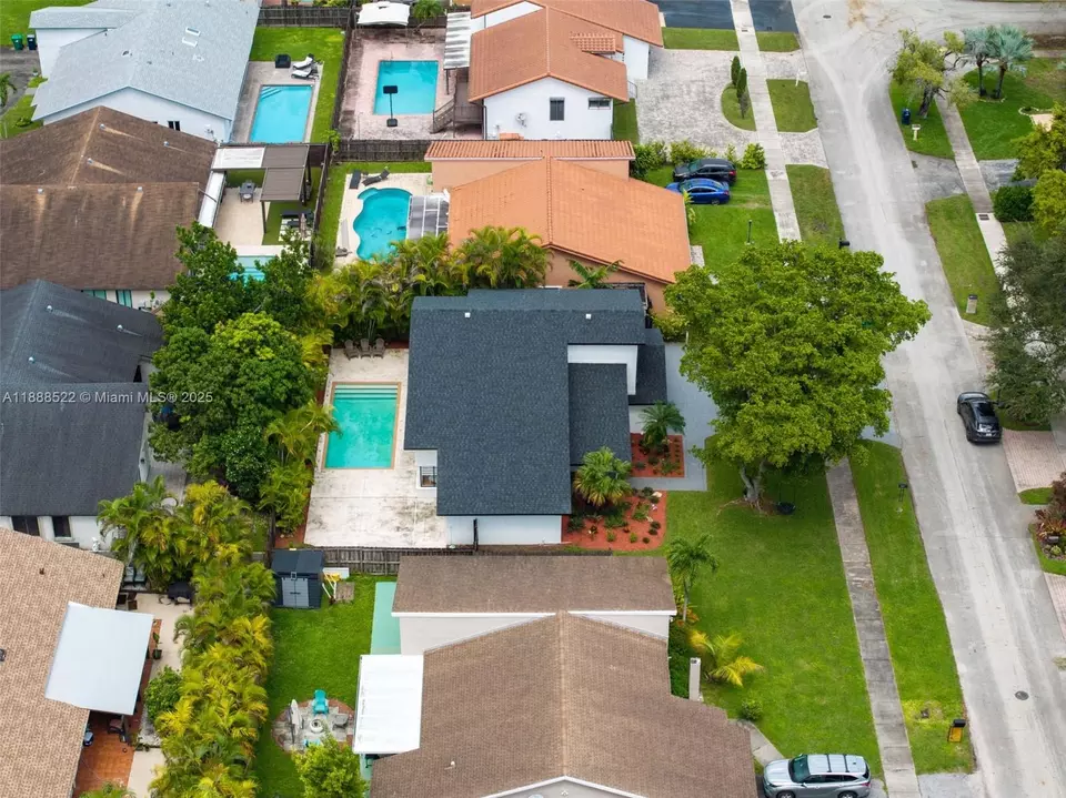 View/Area - 11006 SW 138th Pl, Miami, FL 33186 photo 3 of 7