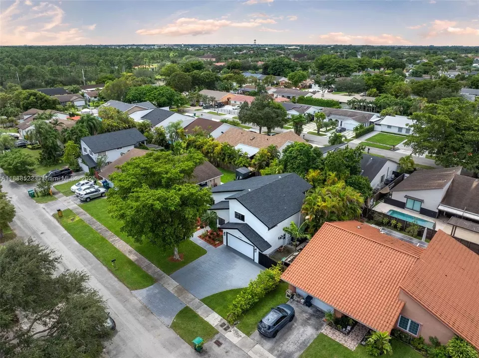View/Area - 11006 SW 138th Pl, Miami, FL 33186 photo 2 of 7