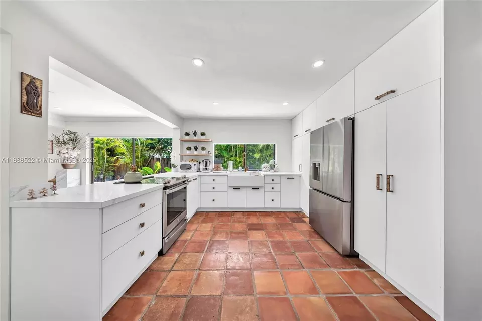 Kitchen - 11006 SW 138th Pl, Miami, FL 33186 photo 3 of 3
