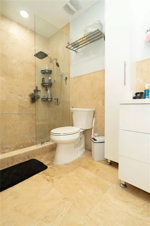 Bath - 298 E 3rd St #102, Hialeah, FL 33010 photo 6 of 8