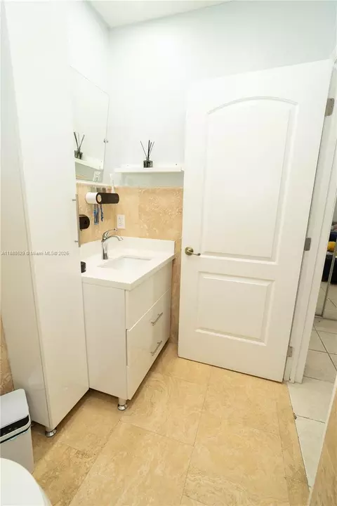Bath - 298 E 3rd St #102, Hialeah, FL 33010 photo 8 of 8