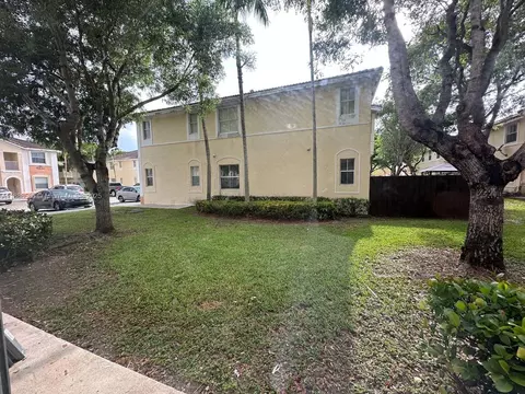 Exterior - 2524 SE 16th Rd #102, Homestead, FL 33035 photo 1 of 1