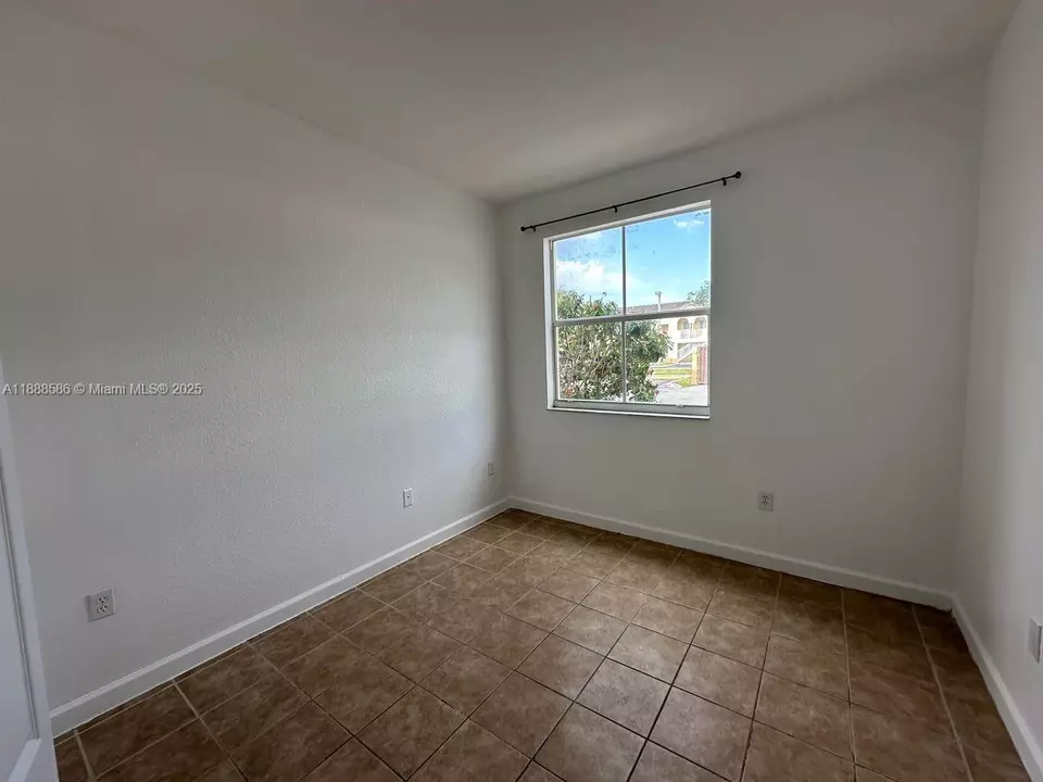 Bedroom - 2524 SE 16th Rd #102, Homestead, FL 33035 photo 3 of 6
