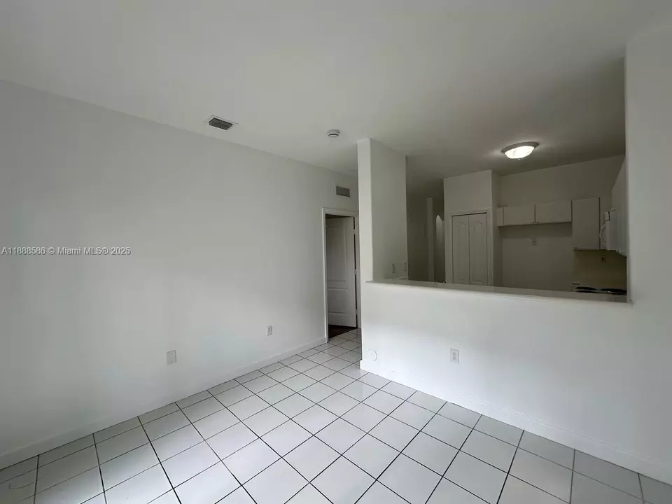 Living - 2524 SE 16th Rd #102, Homestead, FL 33035 photo 4 of 4