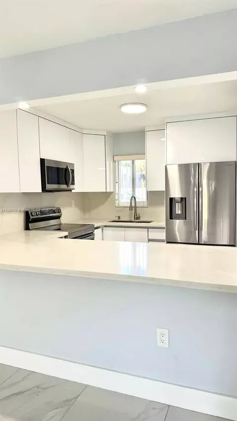 Kitchen - 2680 W 76th St #104, Hialeah, FL 33016 photo 7 of 7