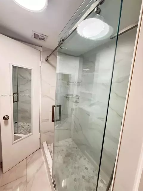 Bath - 2680 W 76th St #104, Hialeah, FL 33016 photo 3 of 6