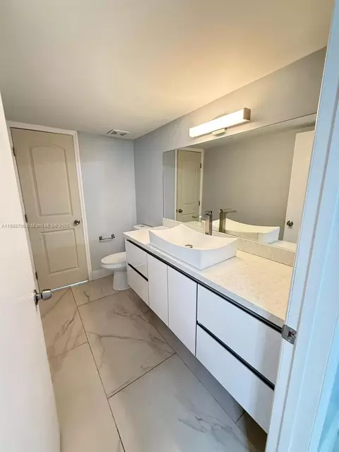 Bath - 2680 W 76th St #104, Hialeah, FL 33016 photo 2 of 6