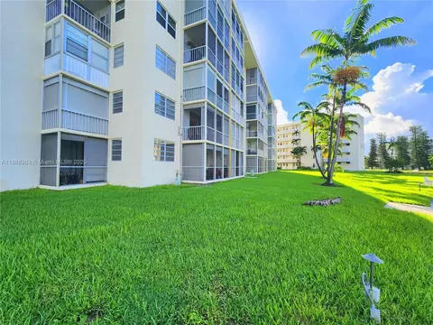 2855 Leonard Dr #H205, Aventura, FL 33160