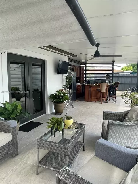 Exterior - 390 E 53rd St, Hialeah, FL 33013 photo 4 of 9