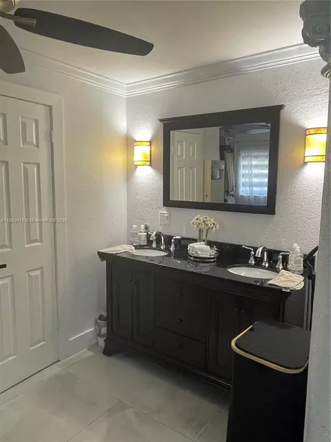 Bath - 390 E 53rd St, Hialeah, FL 33013 photo 2 of 2