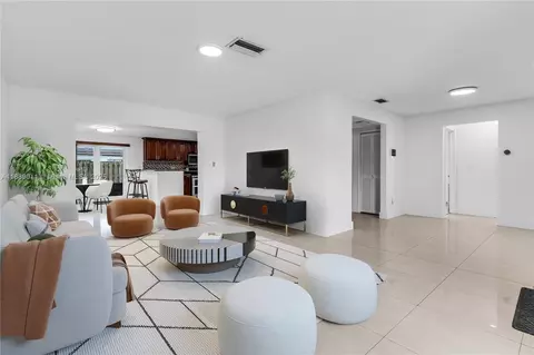 8310 NW 26th St, Sunrise, FL 33322