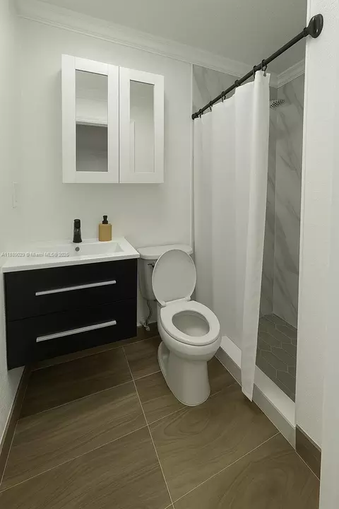 359 E 46th St, Hialeah, FL 33013 photo 7