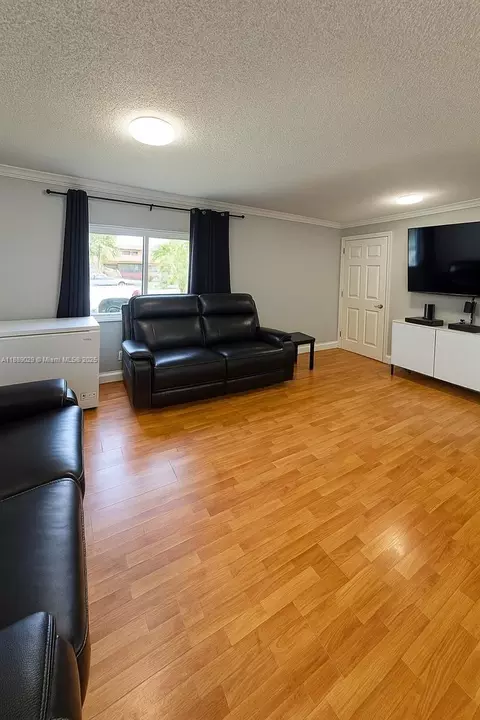 359 E 46th St, Hialeah, FL 33013 photo 5
