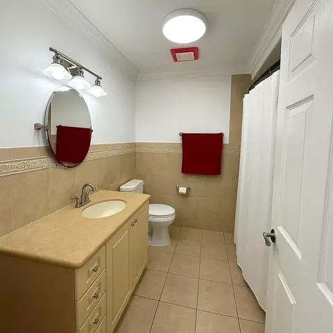 359 E 46th St, Hialeah, FL 33013 photo 4