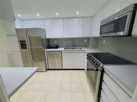 2000 Towerside #309, Miami, FL 33138