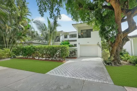 6345 Maynada St, Coral Gables, FL 33146