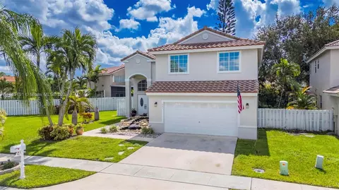 1061 NW 190th Ave, Pembroke Pines, FL 33029