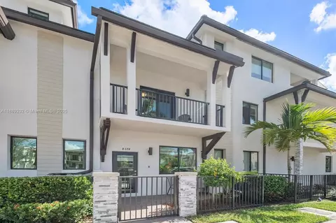 8374 Central Park Blvd, Doral, FL 33166